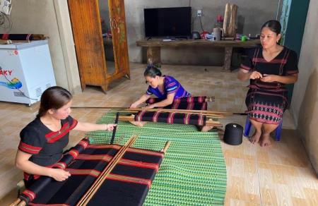 Giữ gìn nét đẹp, bản sắc văn hóa của dân tộc Pa Kô
