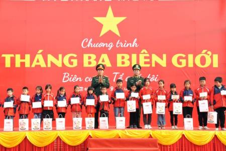 Sôi nổi các hoạt động ý nghĩa trong Chương trình “Tháng Ba biên giới”