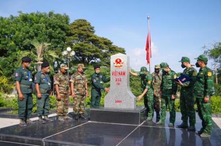 Tổng kết kết quả hợp tác năm 2022 giữa BĐBP Đồng Tháp và Tiểu khu Quân sự tỉnh Prâyveng