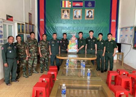 BĐBP Kon Tum, Quảng Nam: Chúc Tết lực lượng bảo vệ biên giới Campuchia, Lào nhân dịp Tết cổ truyền