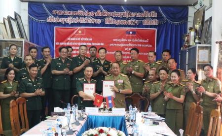 Bộ Chỉ huy BĐBP Quảng Bình: Hội đàm, chúc Tết lực lượng vũ trang Lào