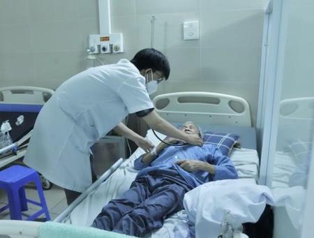 Số ca Covid-19 gia tăng khi miền Bắc đang trong giai đoạn chuyển mùa