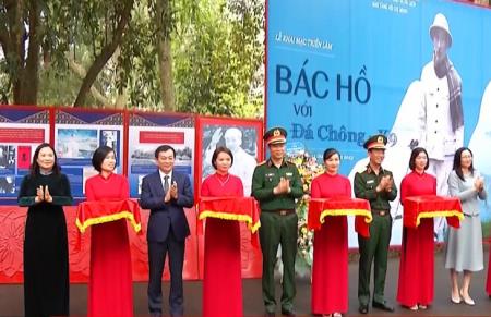 Triển lãm ảnh “Bác Hồ với Đá Chông - K9”