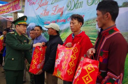 Phát huy phẩm chất “Bộ đội Cụ Hồ”, kiên quyết chống chủ nghĩa cá nhân, hoàn thành tốt mọi nhiệm vụ được giao