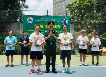 Giao lưu tennis chào mừng các ngày lễ lớn của đất nước