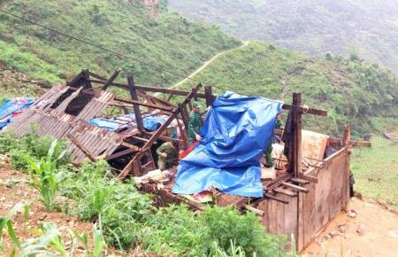 Giúp dân khắc phục hậu quả thiên tai