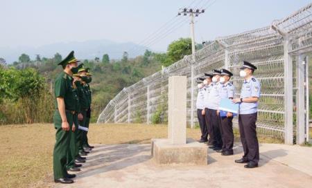 Trao đổi công tác quản lý, bảo vệ biên giới