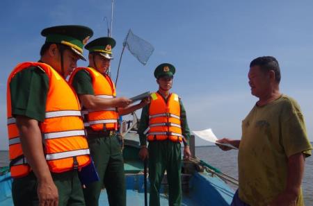 Tuyên truyền phòng, chống khai thác IUU cho ngư dân khu vực biên giới biển Tiền Giang