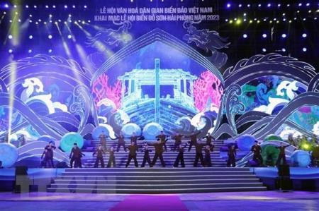 Phó Chủ tịch nước dự Lễ hội Văn hóa Dân gian Biển đảo Việt Nam