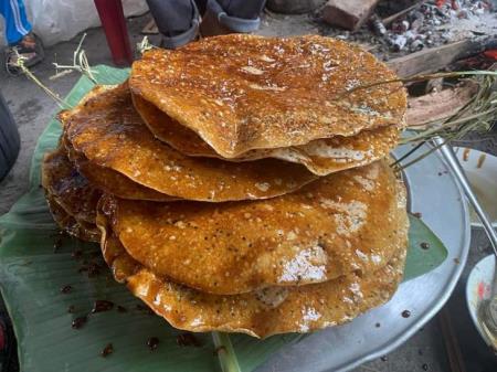 Thổn thức bánh tráng nhúng đường xứ Quảng