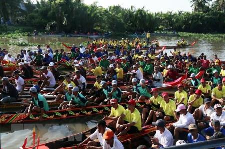 Kiên Giang: Đua ghe ngo mừng Tết Chôl Chnăm Thmây của đồng bào Khmer