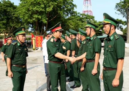 Đại tướng Phan Văn Giang thăm, làm việc với các đơn vị thuộc BĐBP Hà Tĩnh