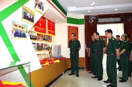Thiếu tướng Nguyễn Anh Tuấn thăm, làm việc với BĐBP Điện Biên