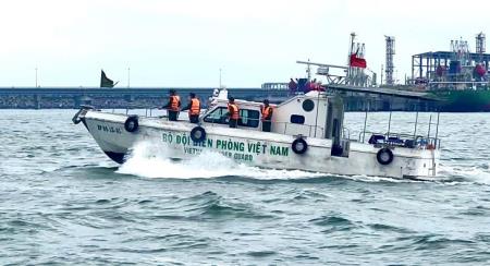 Đồng hành cùng BĐBP giữ gìn an ninh trật tự cảng biển Dung Quất