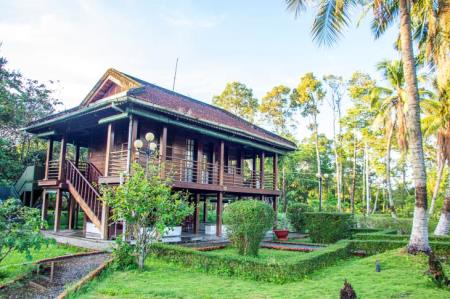 Nhà sàn Bác Hồ ở Cà Mau