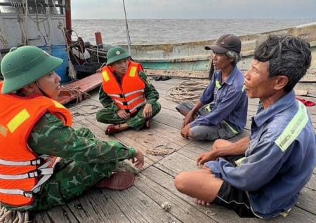 Cứu nạn kịp thời 2 thuyền viên gặp nạn trên biển