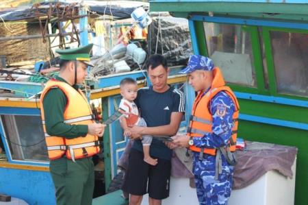 Giữ màu xanh trên đảo tiền tiêu Đông Bắc