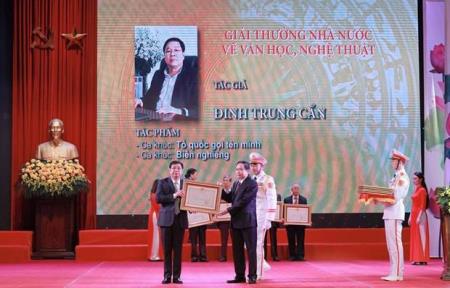 Giải thưởng Nhà nước vinh danh tác giả ca khúc “Tổ quốc gọi tên mình”