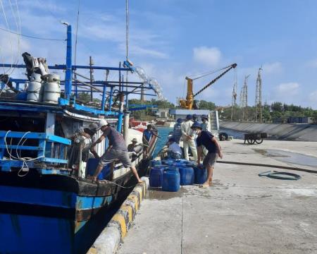 Vững vàng bám biển Trường Sa