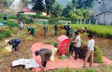 BĐBP gắn bó máu thịt với nhân dân khu vực biên giới