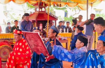 Lễ khao lề thế lính trong sâu thẳm biển, đảo Hoàng Sa