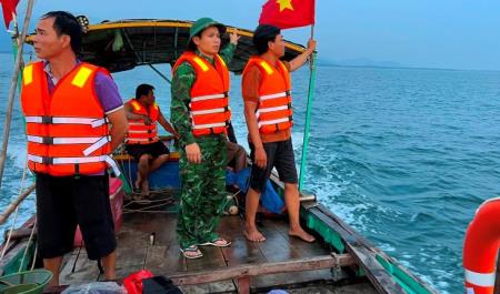 Tìm thấy thi thể 2 ngư dân mất tích trên biển Hà Tĩnh