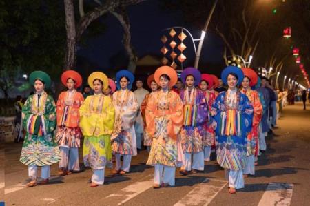 Huế - Kinh đô áo dài trong dòng chảy thời đại