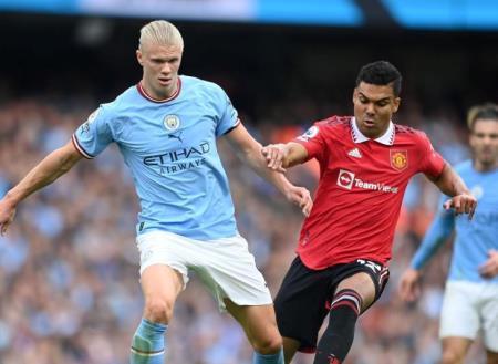 Man City sẽ không dễ dàng chạm vào cột mốc lịch sử
