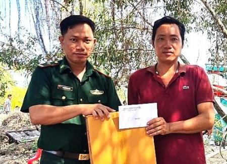 Kịp thời cứu hộ 4 thuyền viên gặp nạn trên biển