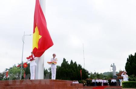 Quảng Ninh: Trang trọng lễ thượng cờ Tổ quốc trên đảo Cô Tô