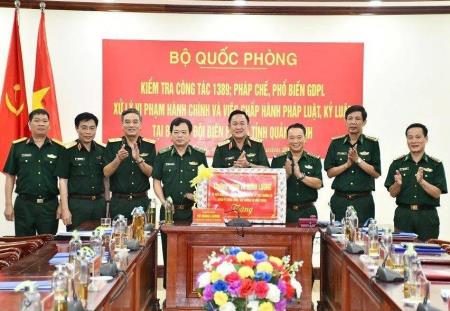 Thượng tướng Võ Minh Lương kiểm tra tại Bộ Chỉ huy BĐBP tỉnh Quảng Bình