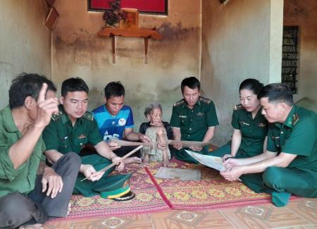 Nhà mẹ Thung ở dưới tán rừng A Bung