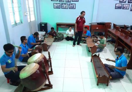 Nghệ nhân Khmer say mê truyền dạy nhạc ngũ âm