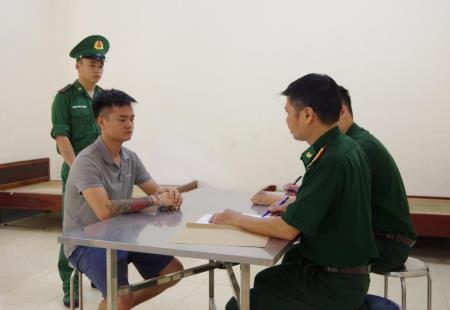 Củng cố phòng tuyến vững chắc, ngăn chặn hiệu quả hoạt động xuất, nhập cảnh trái phép